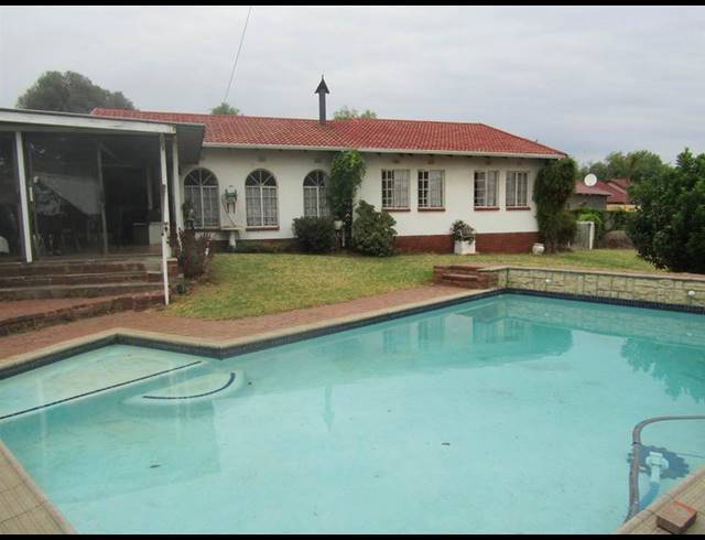3 BEDROOM HOUSE FOR SALE IN BRACKENDOWNS